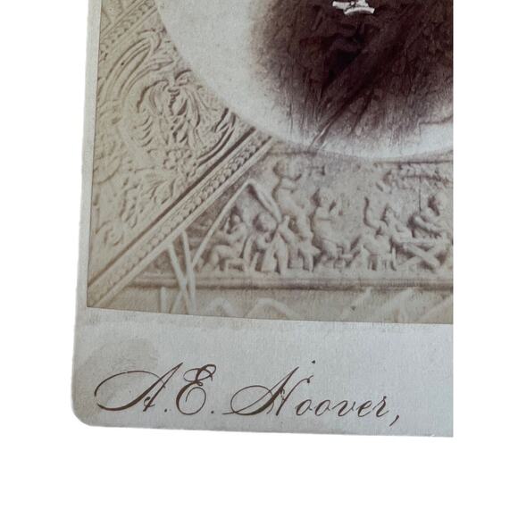 Antique Cabinet Card Photo Early 1900s Vignette Style Print W Faux Bas Relief - Picture 3 of 5